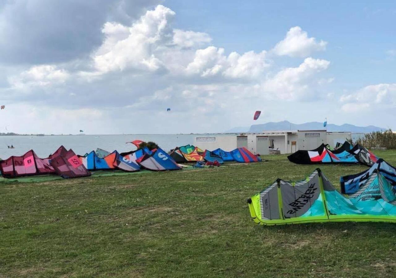 مبيت وإفطار بيرجي فيكي Kite Hub Lo Stagnone المظهر الخارجي الصورة